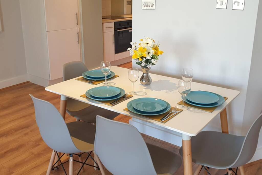 Modern And Spacious Swansea Centre Apartment Zewnętrze zdjęcie