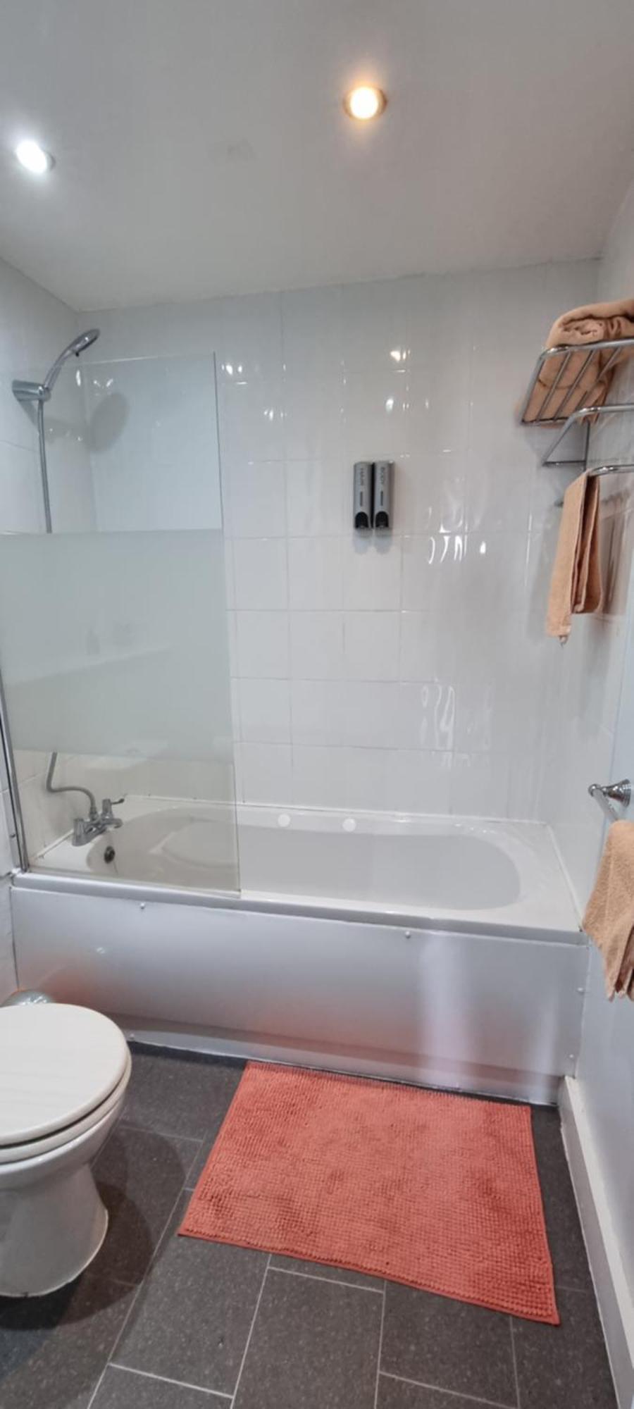 Modern And Spacious Swansea Centre Apartment Zewnętrze zdjęcie